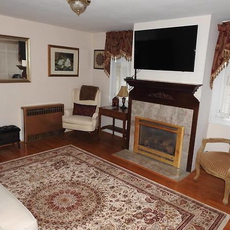 Magnolia Manor B&B Inn Вильямсбург Экстерьер фото