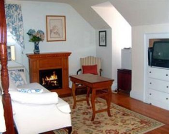 Magnolia Manor B&B Inn Вильямсбург Экстерьер фото