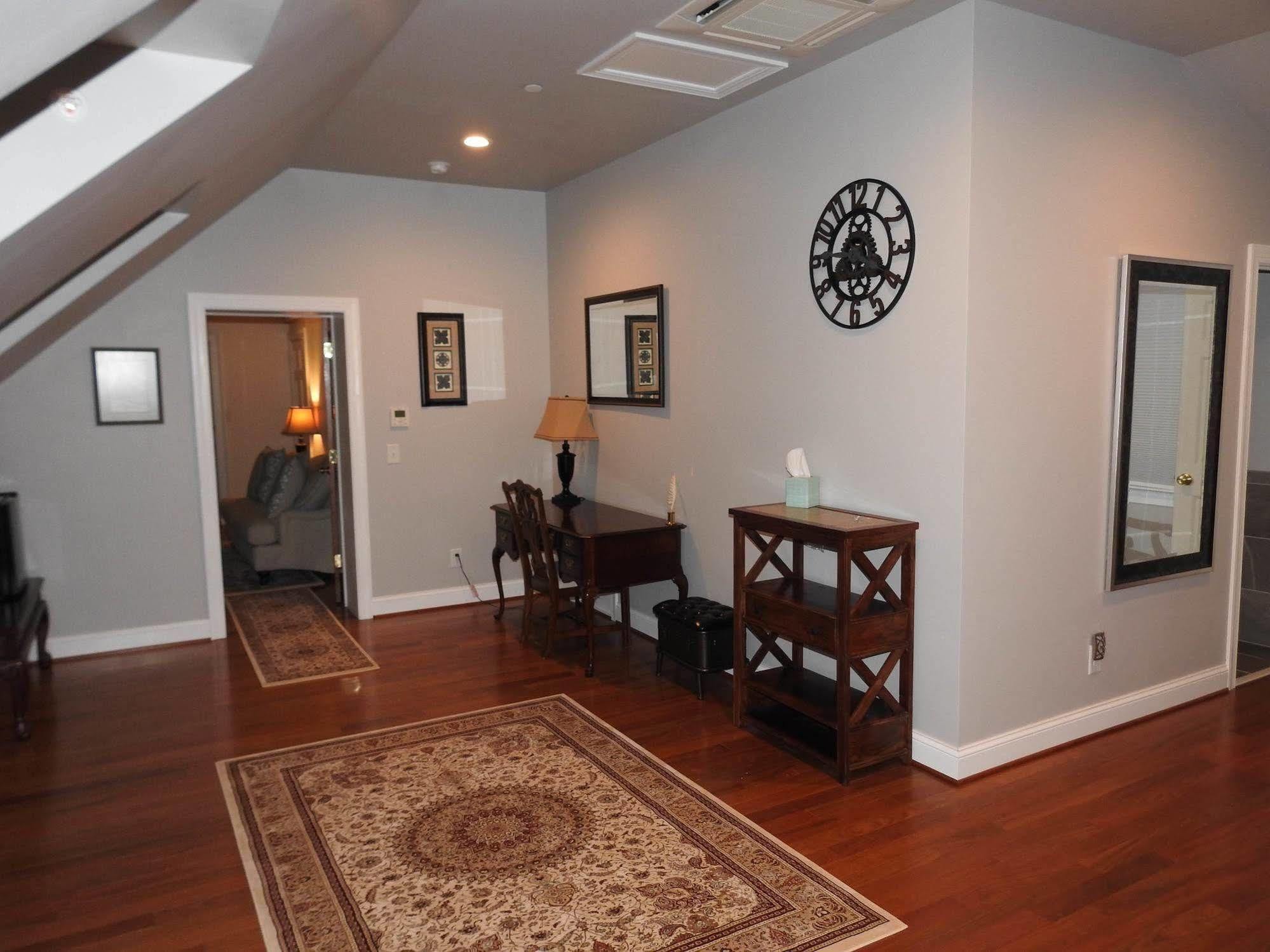 Magnolia Manor B&B Inn Вильямсбург Экстерьер фото