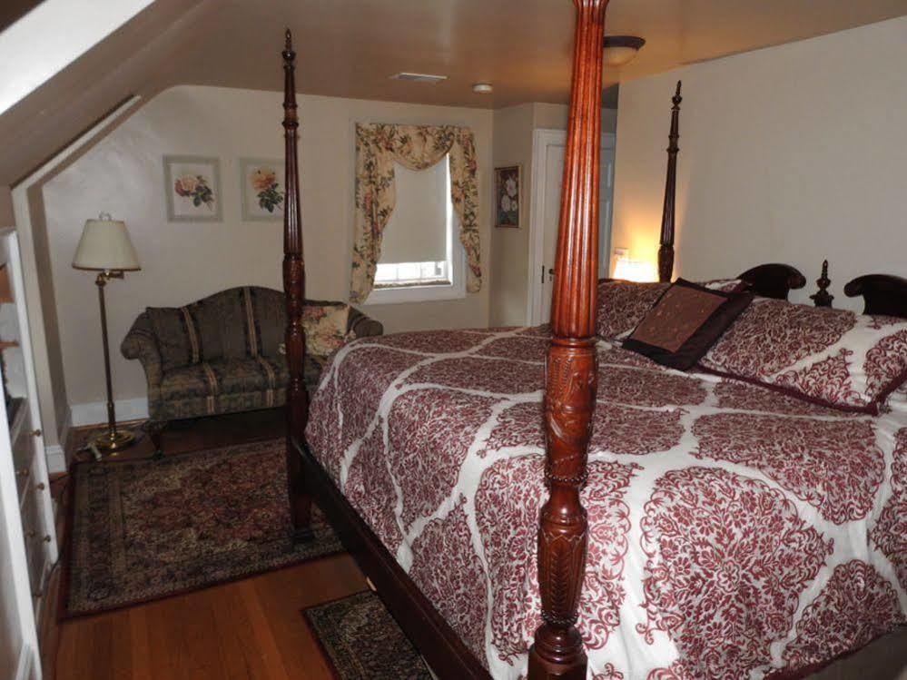 Magnolia Manor B&B Inn Вильямсбург Экстерьер фото